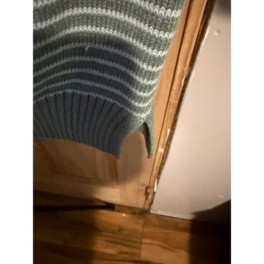 Universal Thread Goods Co. 4x - Picture 3 of 6